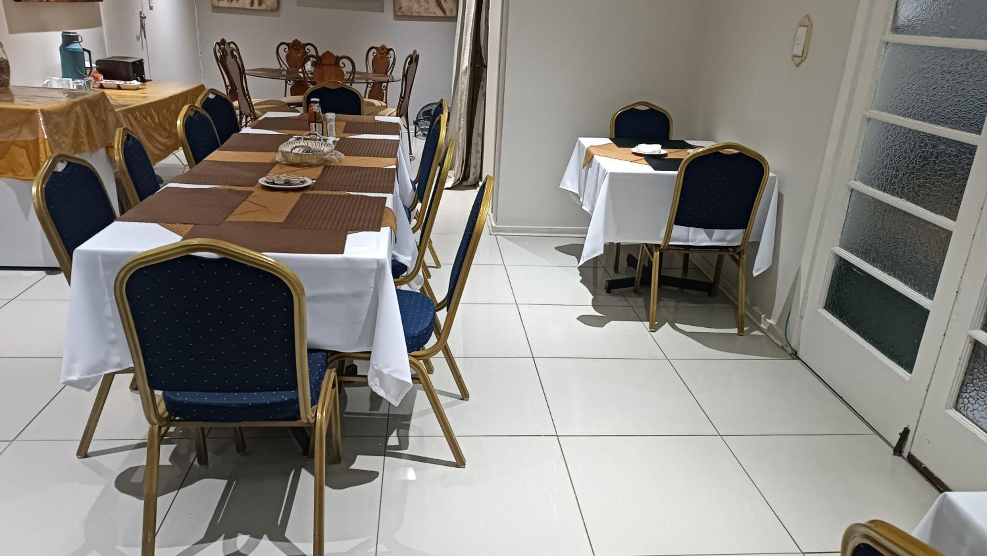 Lala Poa Guest House Klerksdorp Eksteriør billede